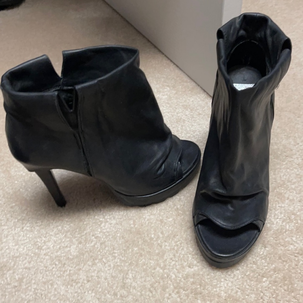 Dolce vita platform booties size 8 black excellent condition
